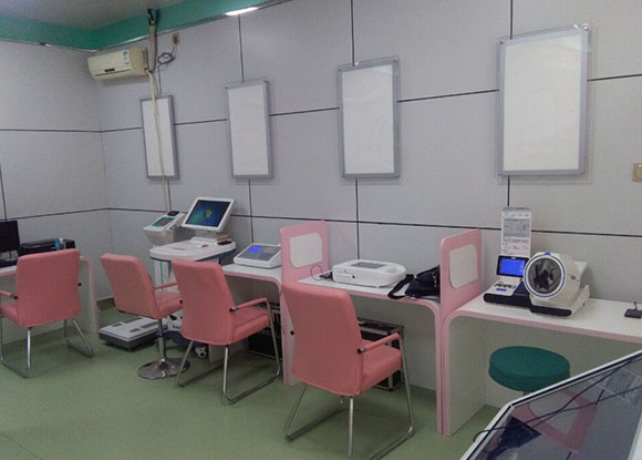 寶雞市人大代表參觀健康一體機 寶雞市人大代表參觀健康一體機