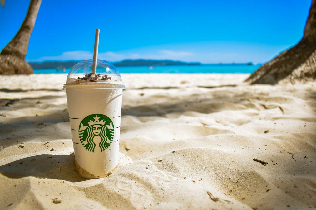 星巴克沒(méi)有一句文案的廣告，卻是吸引人的宣傳